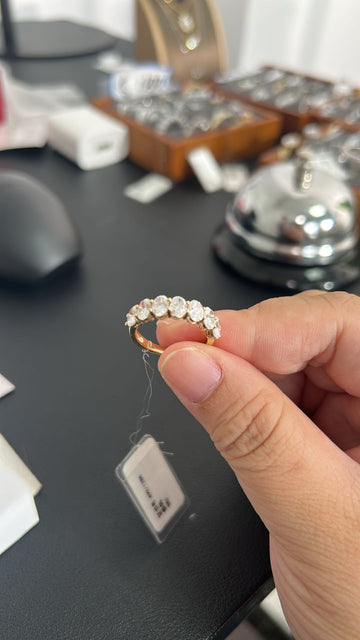Emma-Oval-cut HALF-eternity band 14K