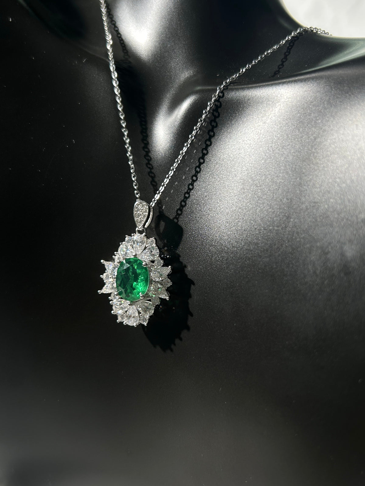 Oval Cut Lab Grown Emerald Pendant Necklace, 3.5ct Center Stone in S925 Silver