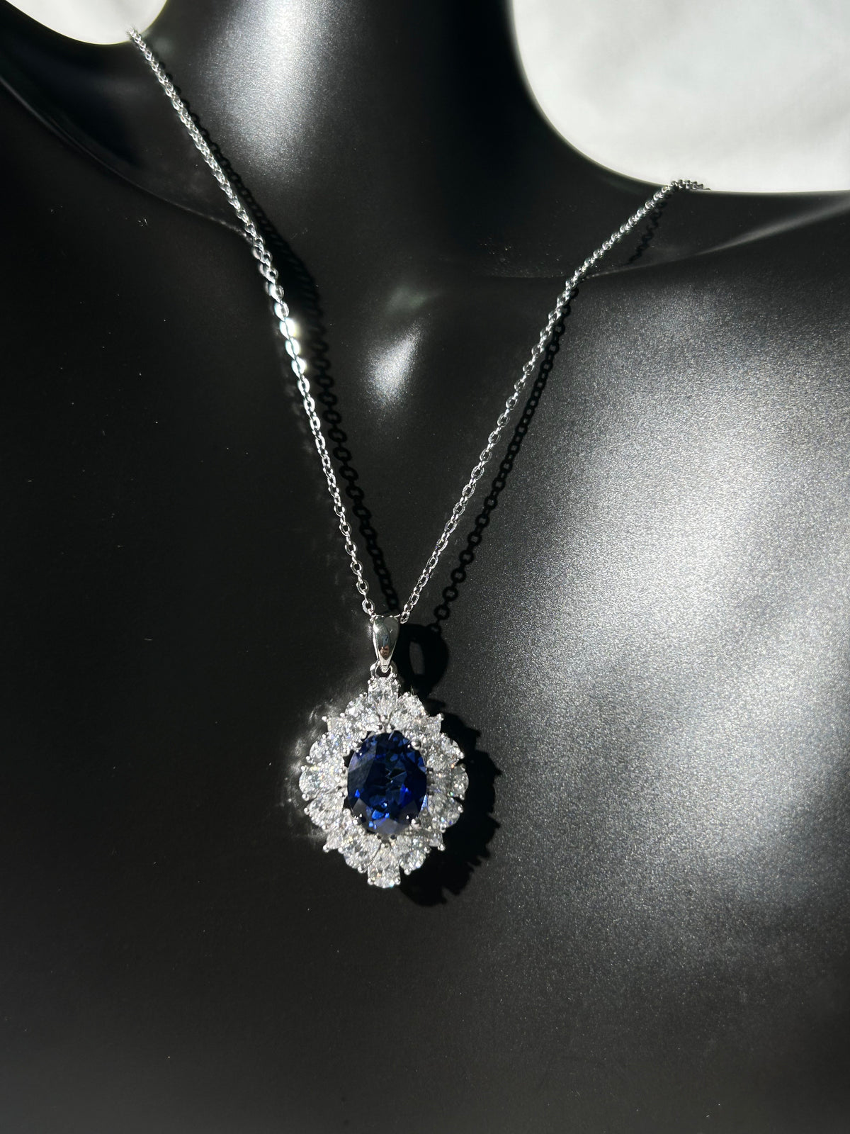 Oval Cut Lab Grown Sapphire Pendant Necklace, 3.5ct Center Stone in S925 Silver