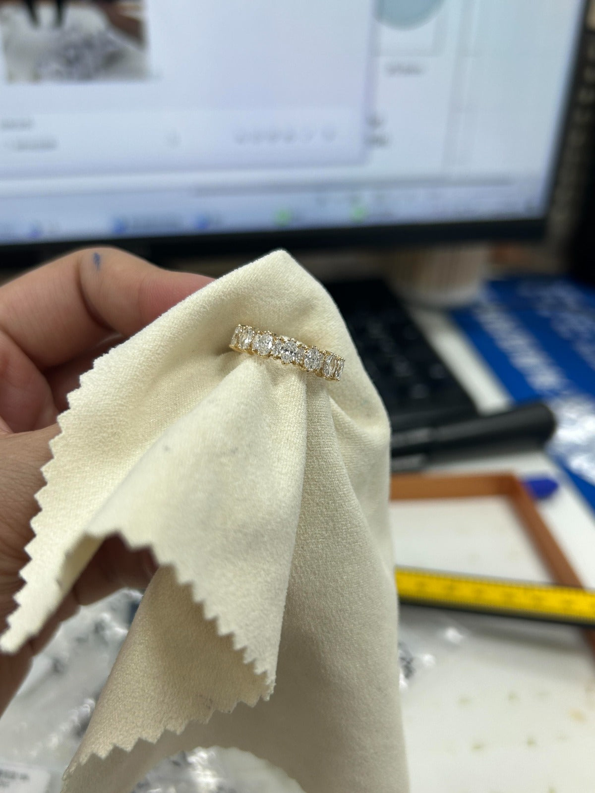 Not disley' s rest payment -14k Full-circle ring
