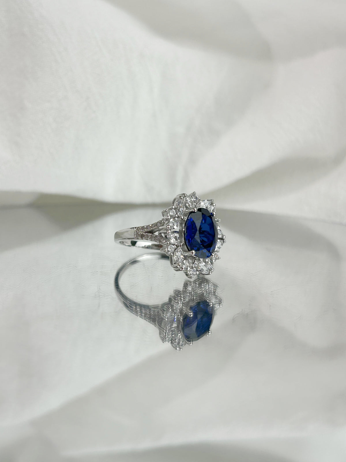 Oval Cut Lab Grown Sapphire Ring, Center Stone 3.5ct in S925 Silver