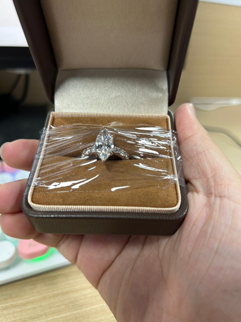 Clover's rest payment 3ct Marquise-cut, full-eternity band, 10K rose gold, size 6.