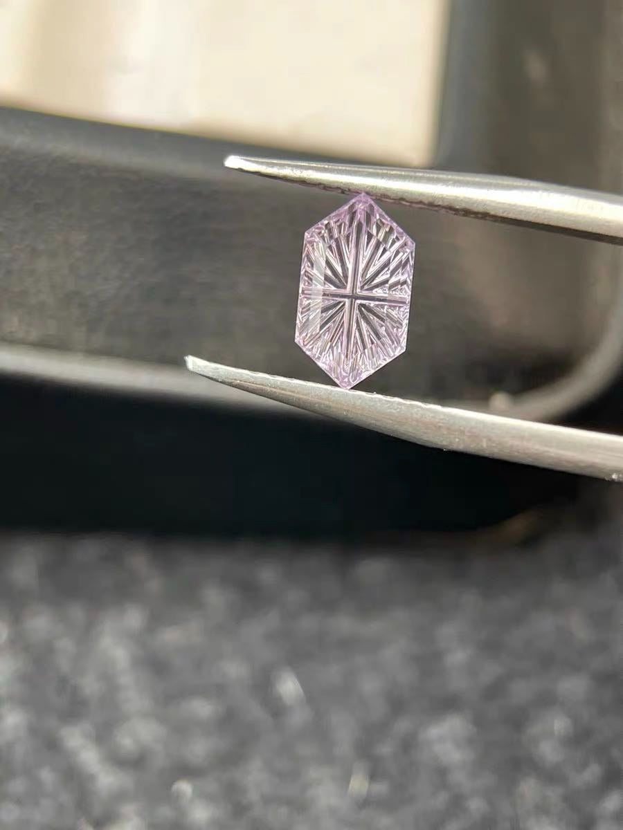 Reallychillvibe-6 side stones+ lab-grown garnet 1.5ct