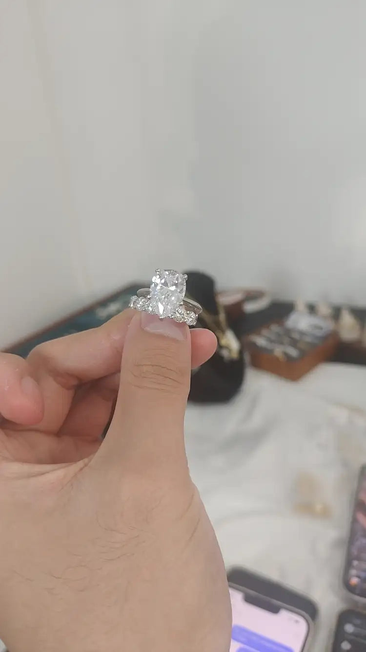 RJ-5ct pear white gold +Seven princess 2.1ct 14k white gold size 9.5