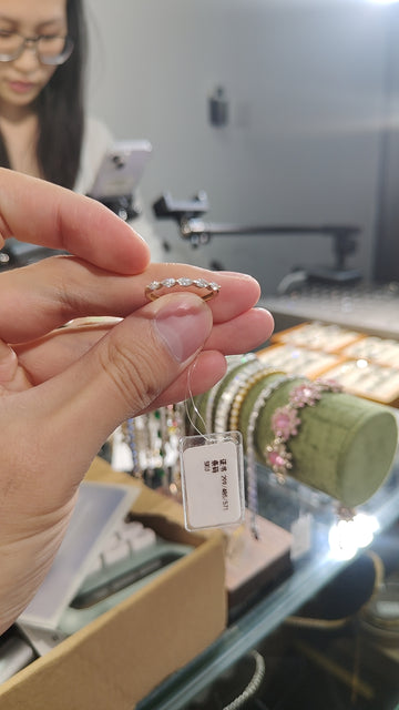 Kat- 14k marquise ring size 7