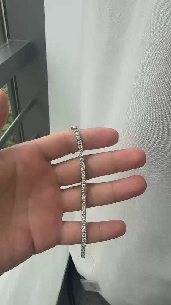 V- 10k white Gold  tennis bracelet, 5ct, 16.5 cm,  total 1500 USD